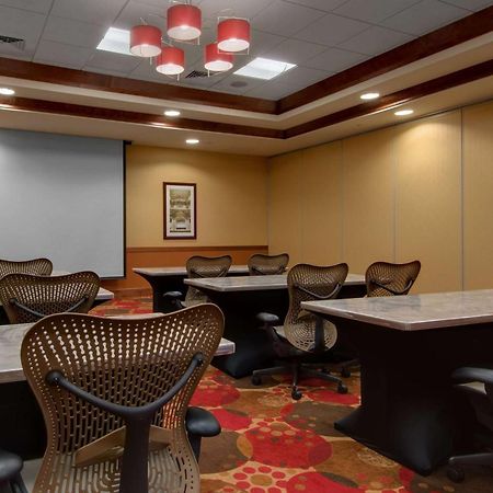 Hilton Garden Inn Milwaukee Airport Bisnis foto