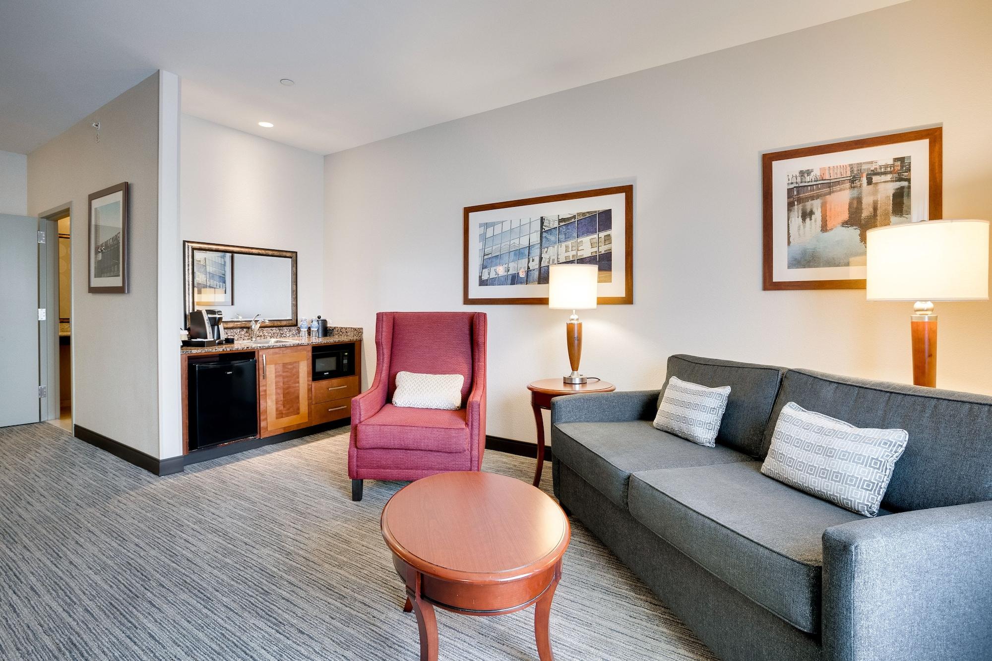 Hilton Garden Inn Milwaukee Airport Bagian luar foto
