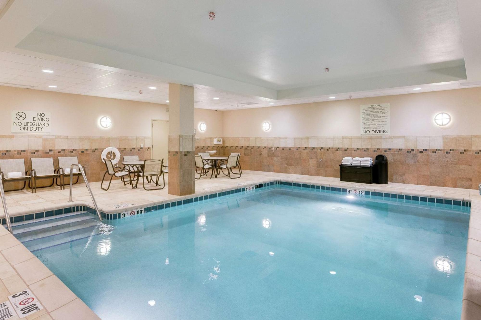 Hilton Garden Inn Milwaukee Airport Bagian luar foto