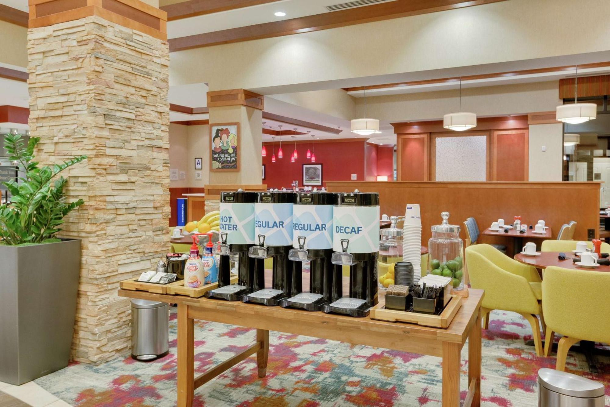 Hilton Garden Inn Milwaukee Airport Bagian luar foto