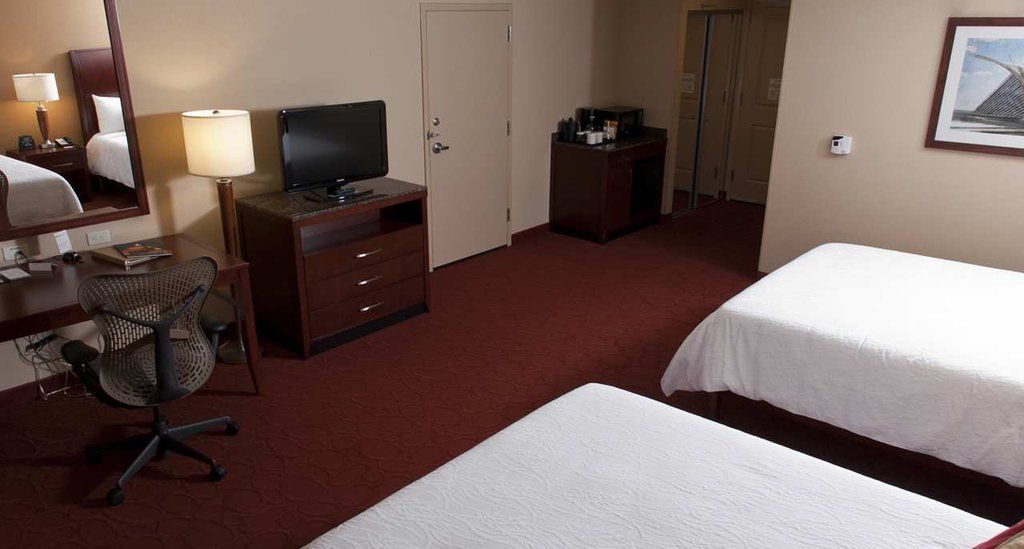 Hilton Garden Inn Milwaukee Airport Bagian luar foto