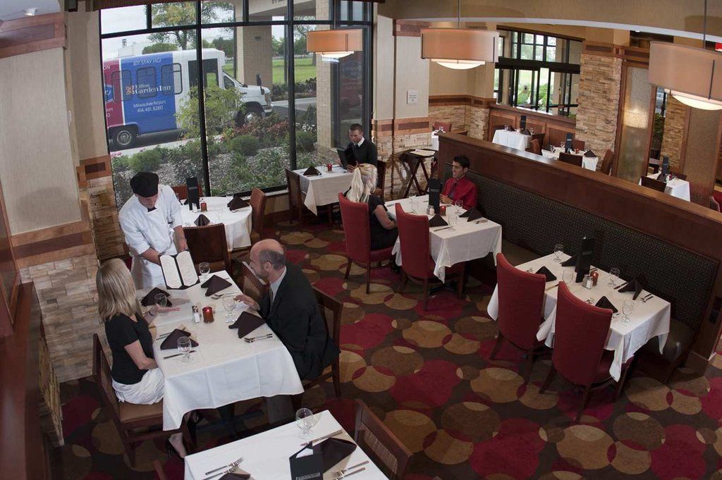 Hilton Garden Inn Milwaukee Airport Bagian luar foto